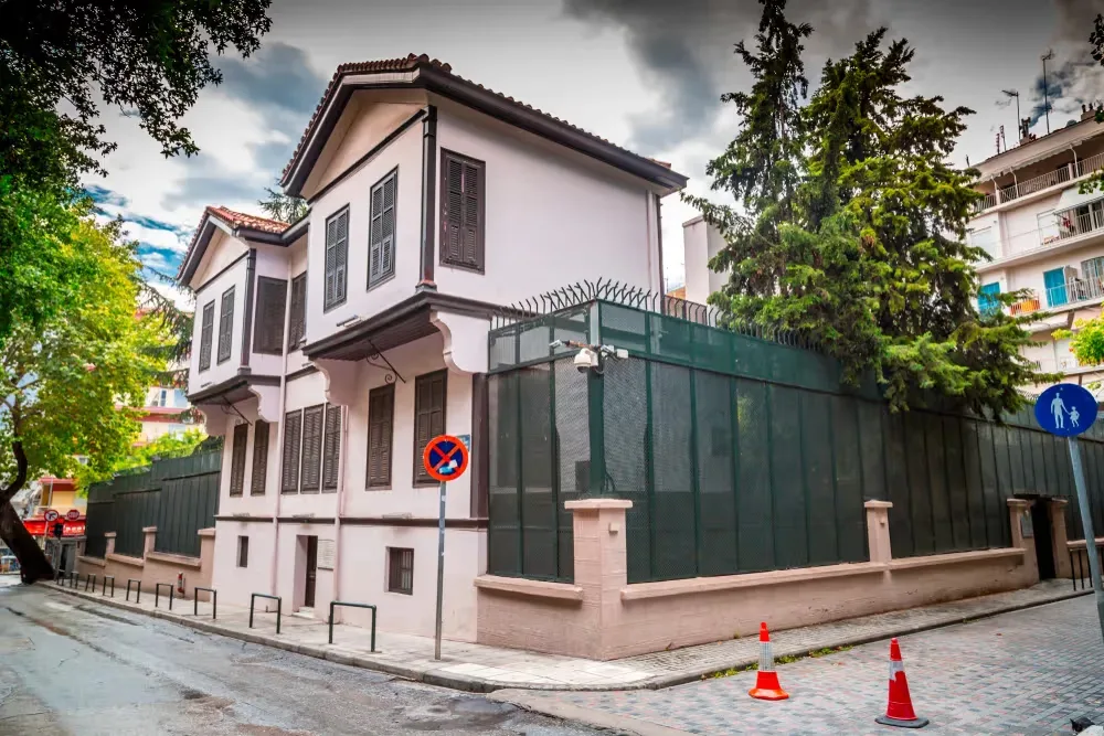 Otobüs İle Balkan Üçgeni Turu Çevre Gezileri Dahil 2026